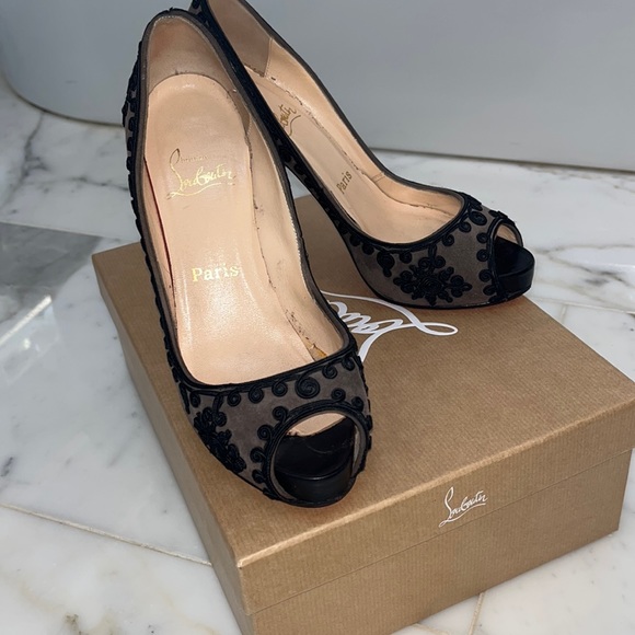 Christian Louboutin detailed black laced heel height 100/4inch - Picture 1 of 3